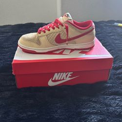 Nike Dunks 