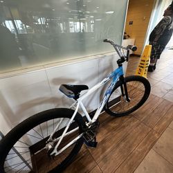 Bloc Boi Throne  read description!