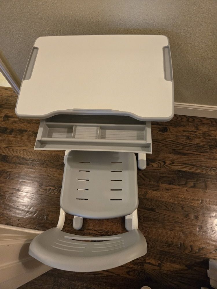 VIVO Gray Height Adjustable Childrens Desk and Chair Set