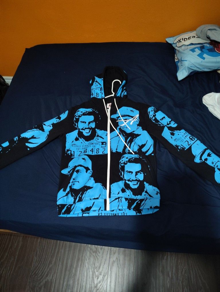 Size Large Assali Hoodie