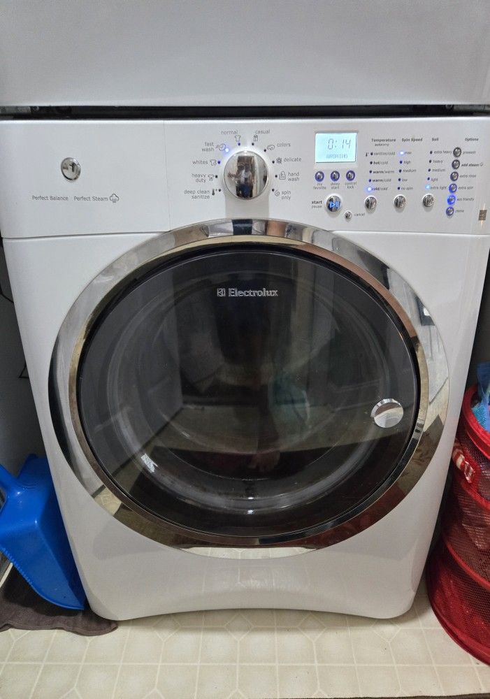 Electrolux washer + Dryer Stacked Combo