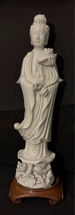 Chinese Blanc De Chine Porcelain Guanyin Kwanyin. 16in