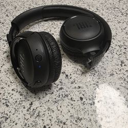 Jbl Headphones (Pickup Only)