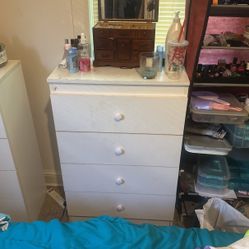 2 Dressers