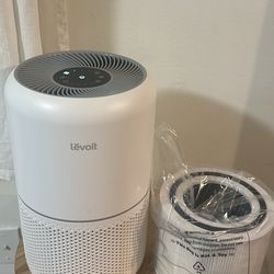 Levoit Air Purifier Core 300 - great condition with extra filter 