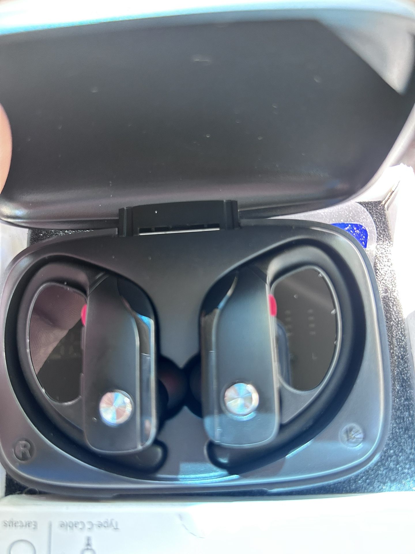 Bluetooth earphones
