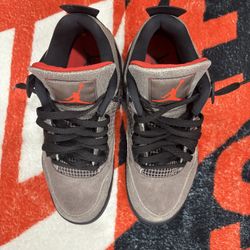 Jordan 4 Retro “Taupe Haze” Size: US M 8.5
