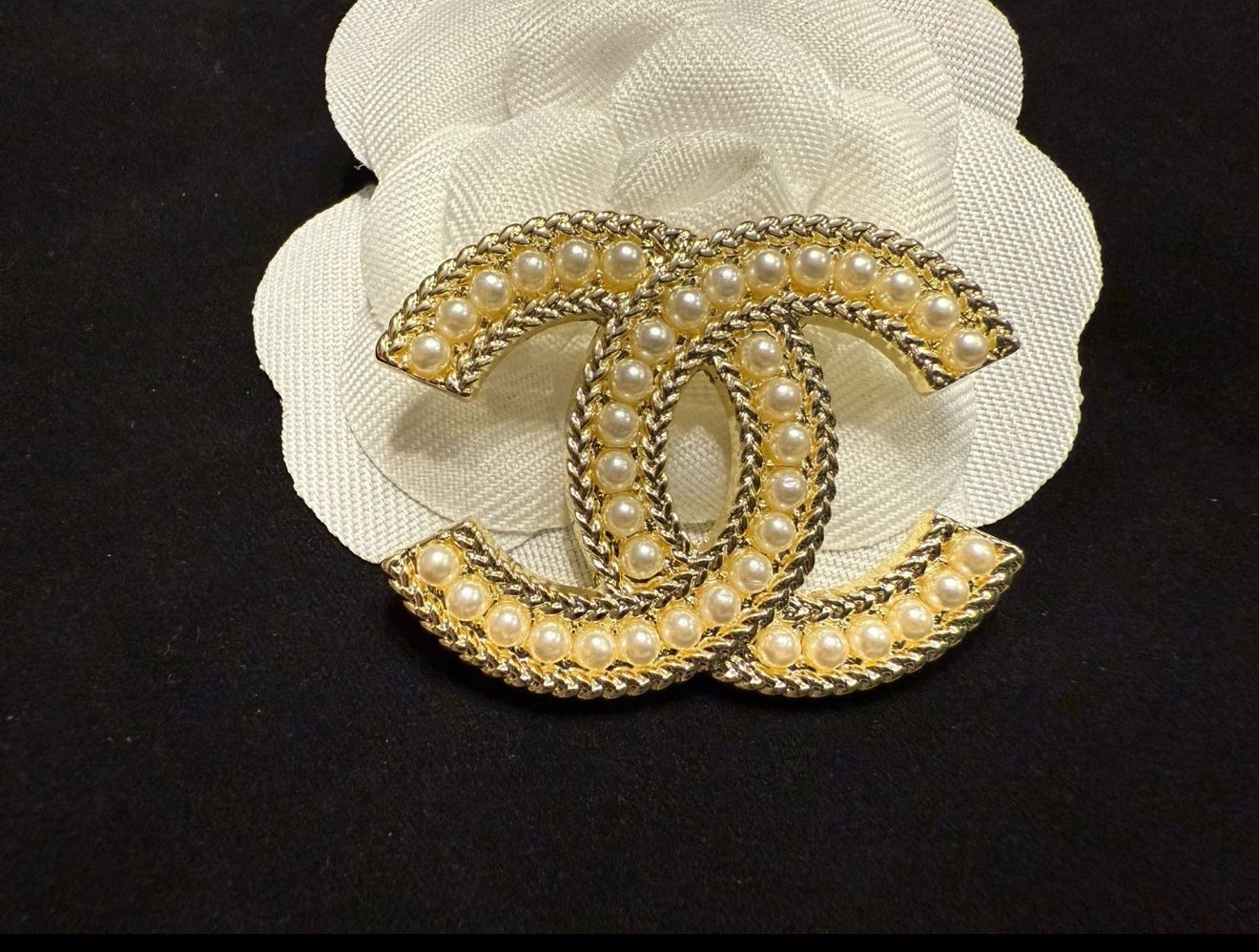 Women Vintage brooch