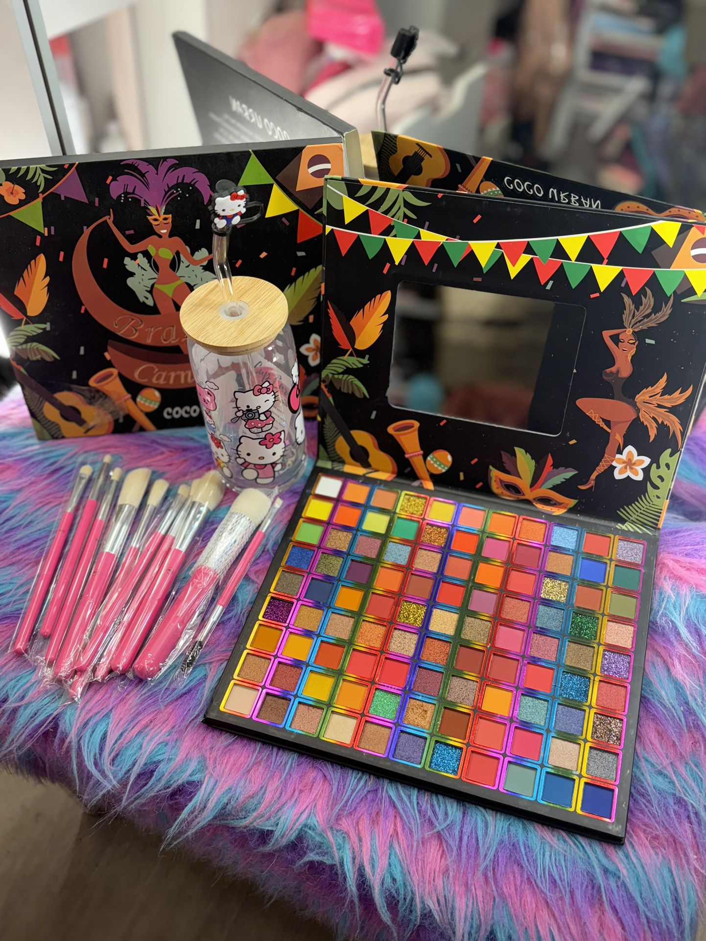 Mothers Day Gift 💝 Bundle 💗 Brazilian Carnival 🎡 Big Eyeshadow Palette 🎨 With Many Different Colors / Set Of Pink Make up Brushes / Glass Cup 💓