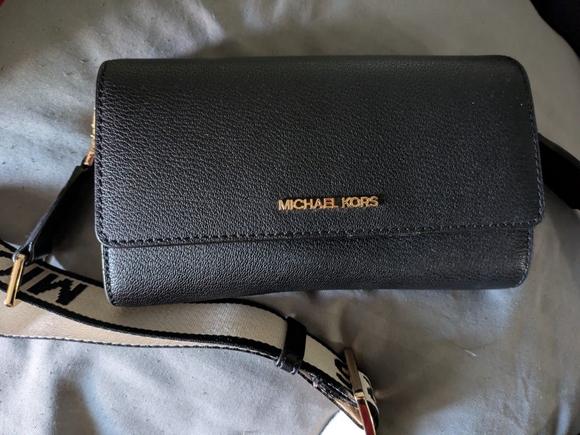Micheal Kors Crossbody