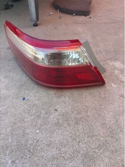 LEFT DRIVER SIDE TAIL LIGHT 2007 2008 2009 TOYOTA CAMRY.