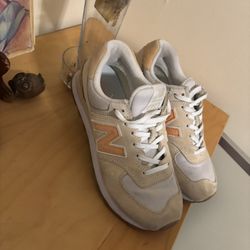 Woman’s sneakers