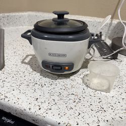 Rice Cooker 2 Cup Black & Decker Used Condition