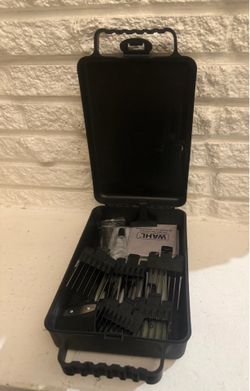 Wahl clipper set with attachments and case, comb, mini brush, oil, cloth all brand new