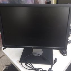 Dell 19 & 22 Inch Computer Monitors