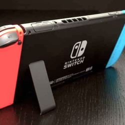 Switch Console, JoyCon and Dock