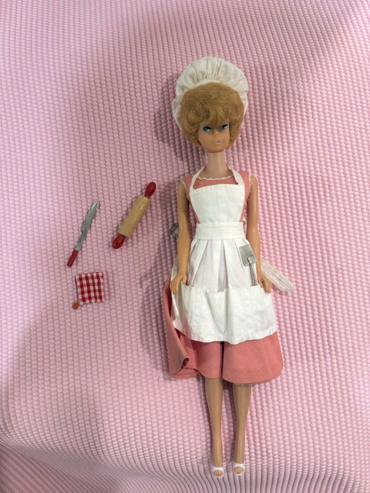 Rare 1960s Vintage Barbie Bubble Cut Titian w/ Cooking Baker Chef Set Accessories