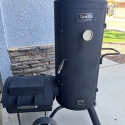 Dyna-Glo Upright Barrel Charcoal/Wood Smoker for Sale in Peoria, AZ -  OfferUp