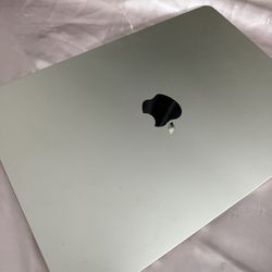 2022 M2 MackBook Air