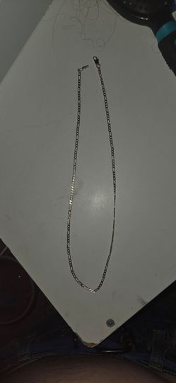 Solid 18K Gold Italian Figaro Chain – 4.25g (Stamped 750 / Italy)