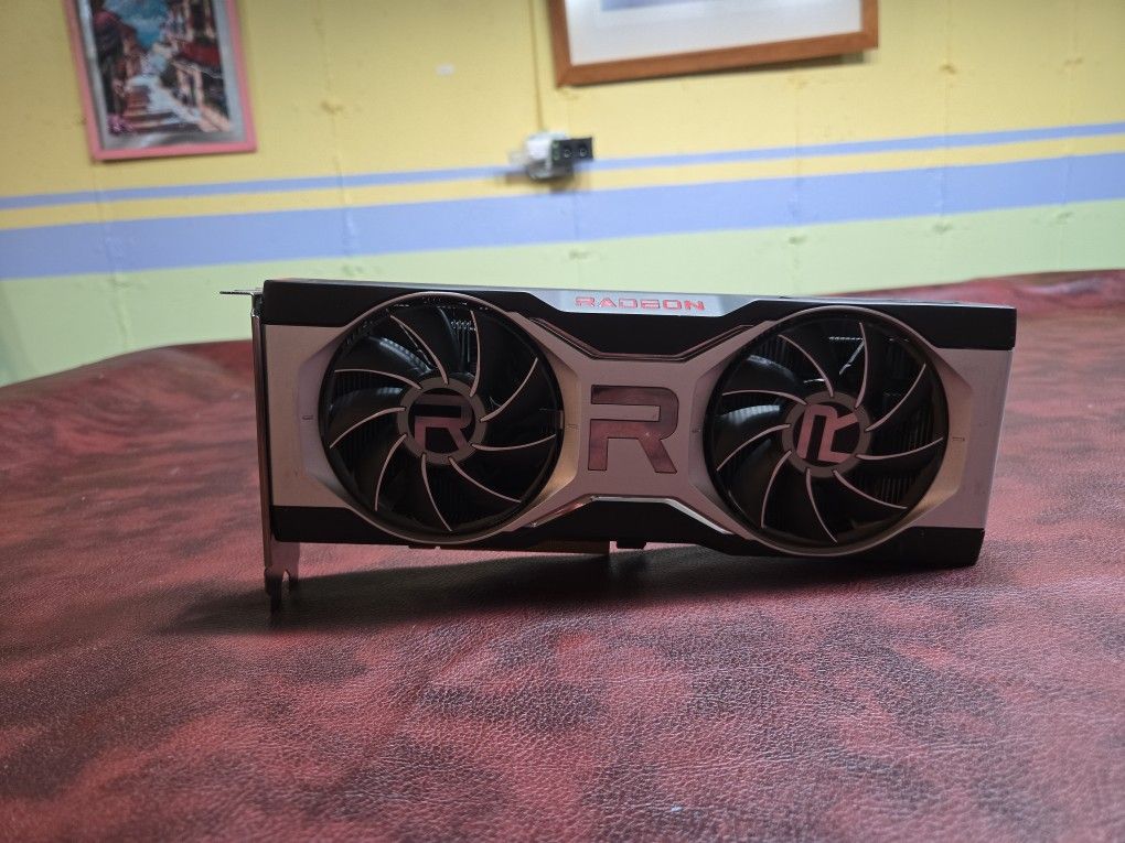 AMD Radeon RX 6700XT (12GB)