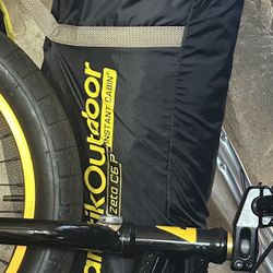 Like New Outdoor Camp Tent 