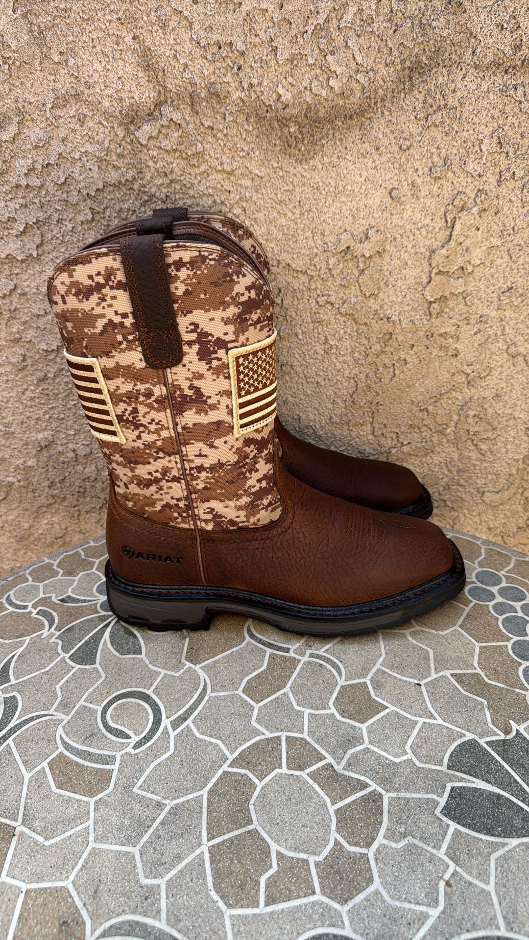 WORK BOOTS ARIAT SOFT TOE SIZE 9 MENS