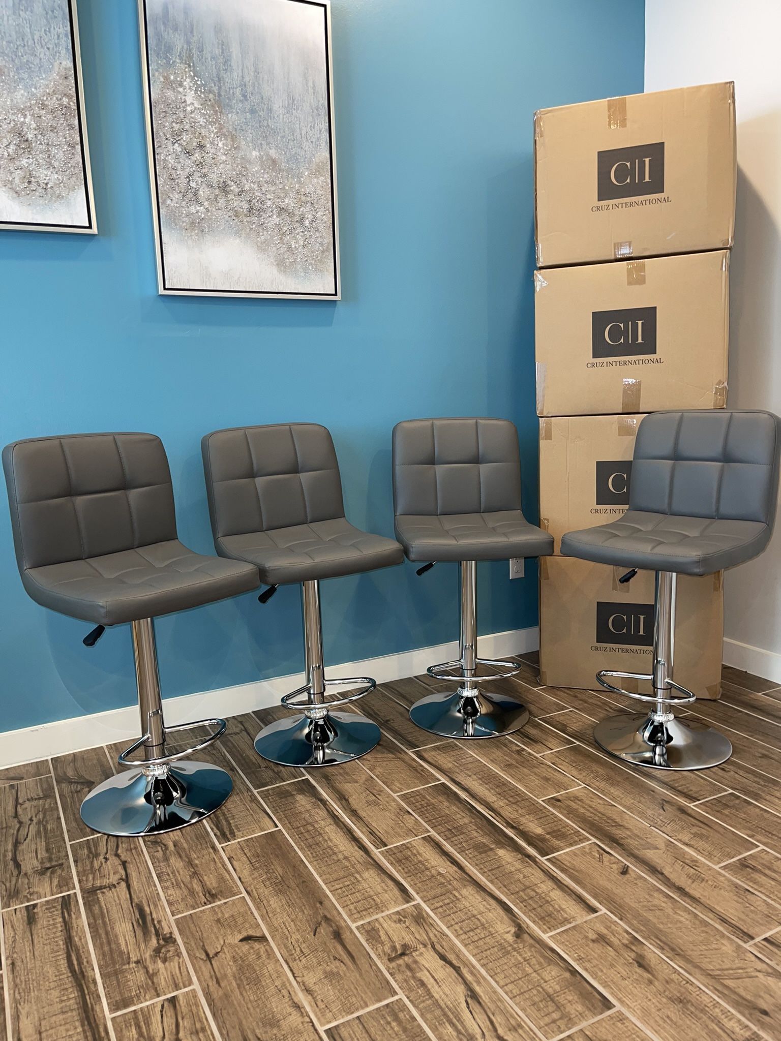 New 4 Gray Bar Stools