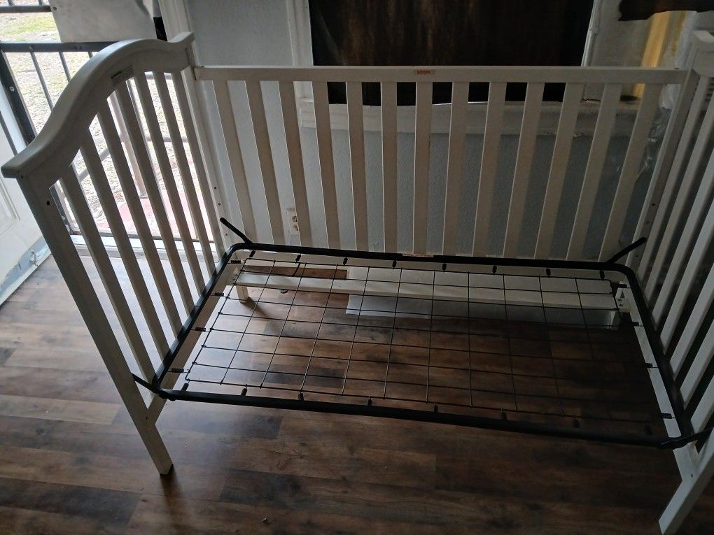 Baby Crib For Baby Or Pets