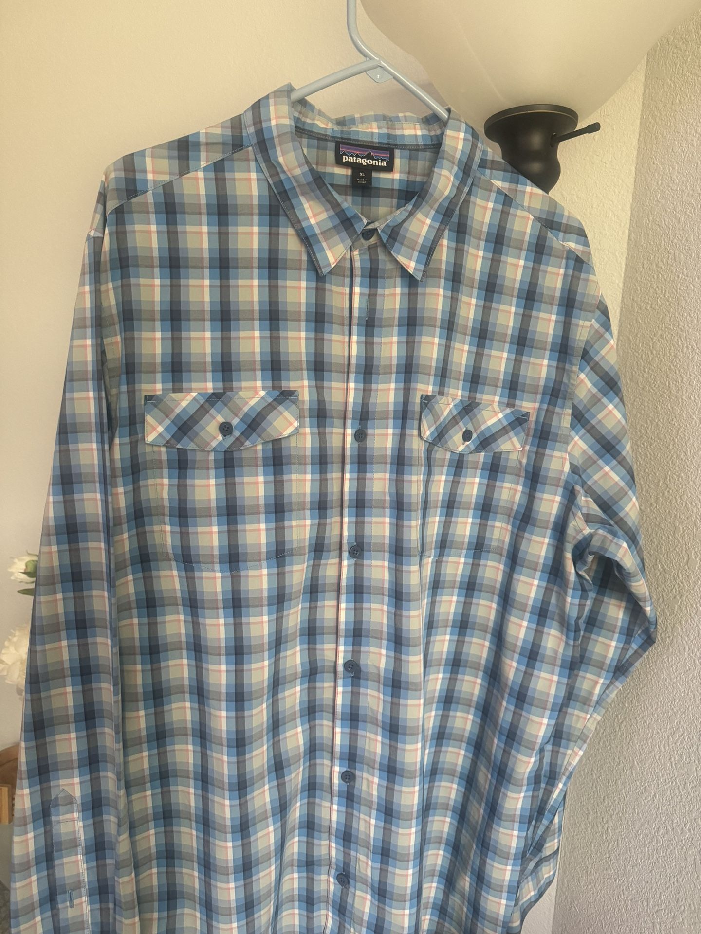 Patagonia Brand Men’s Shirt Size XL