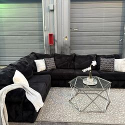 Sectional/couch/sofa, material:plush,color, black, 140x102,delivery available 🚚