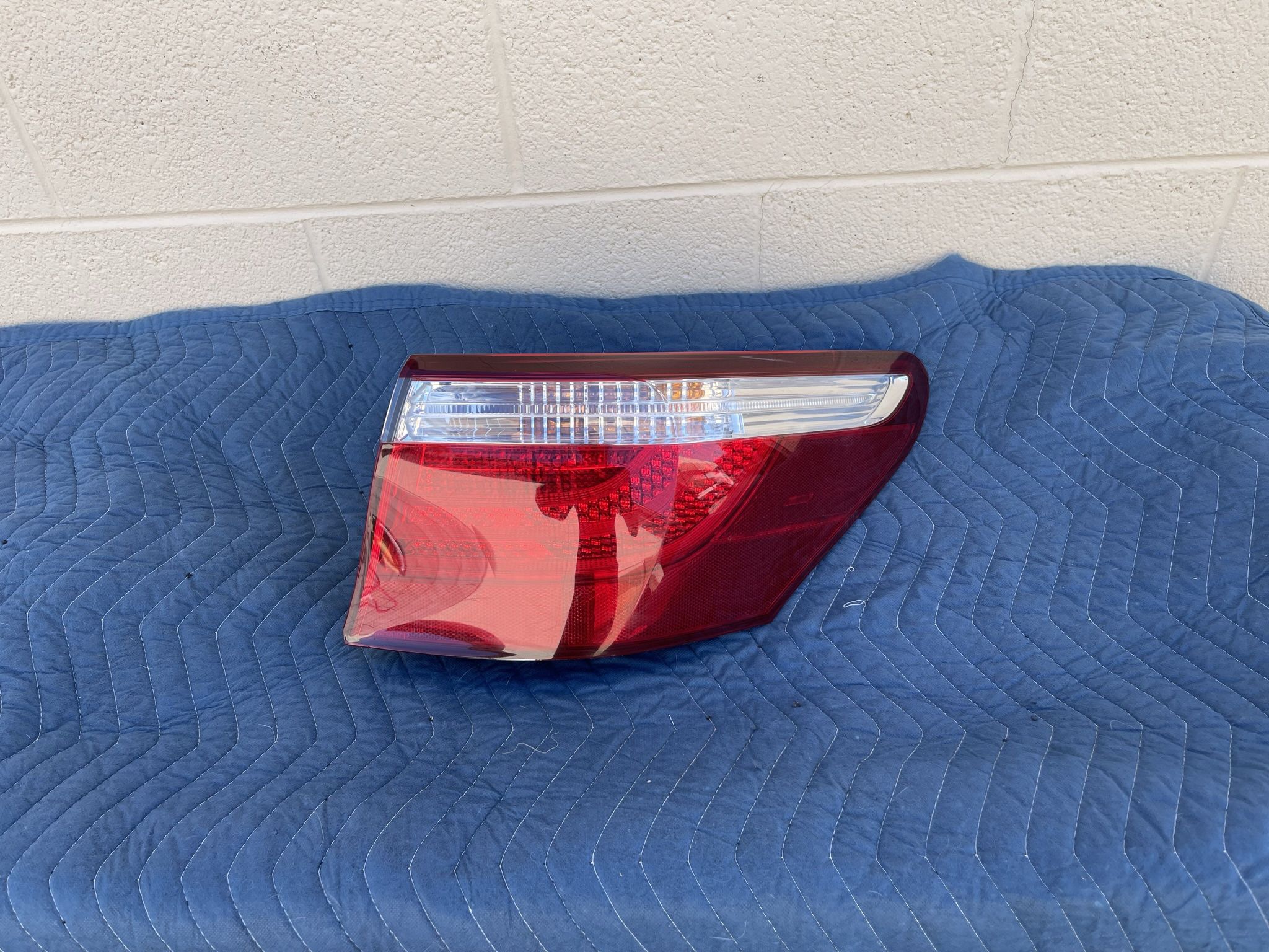 Lexus LS460 Tail Light 2006 - 2012, OEM Passenger Side Lexus LS 460 Tailight