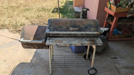Barrel Style Offset Smoker / Grill
