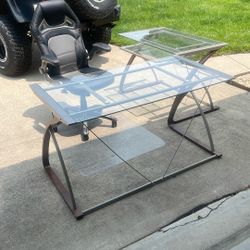 Used Chair & 2 Desk