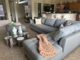 CINDY CRAWFORD LONG SECTIONAL W OTTOMAN - SAME DAY FREE DELIVERY✅🚚✅