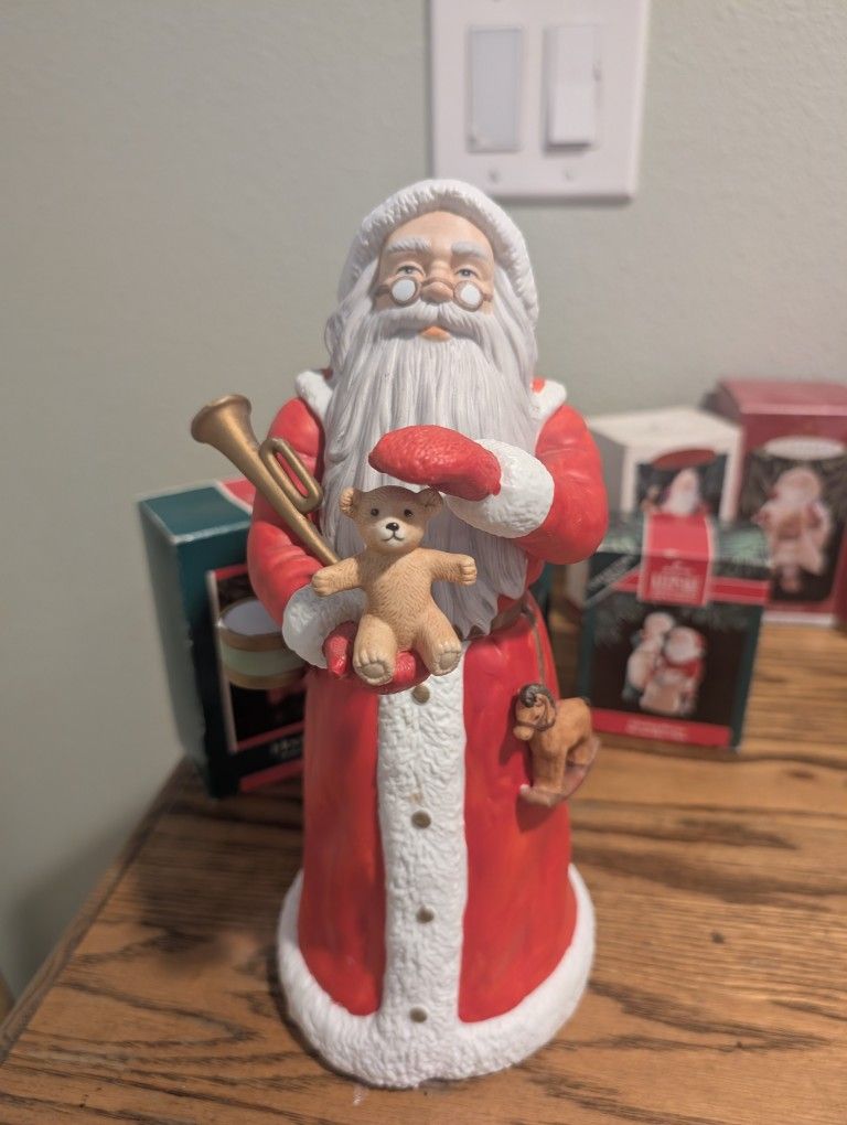 Santa Claus Music Box- Vintage Schmid 1985 Porcelain Santa Music Box with Tune ”We Wish You a Merry Christmas” in Excellent Condition!