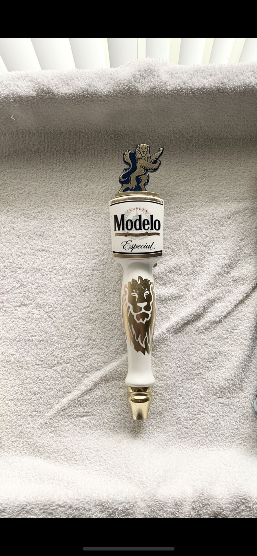 Modelo Especial Cerveza Beer Tap Handle Rare Brewery Tap with Lion Topper