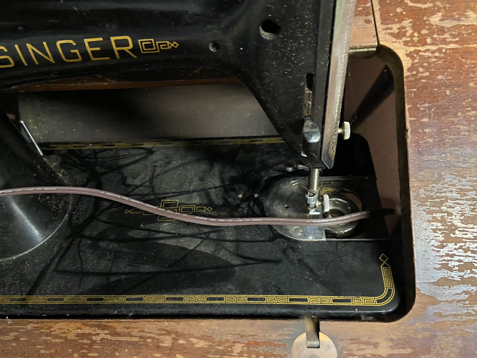 Singer sewing machine with cabinet $50