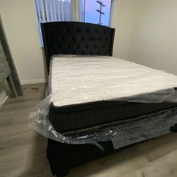 Queen size mattress included