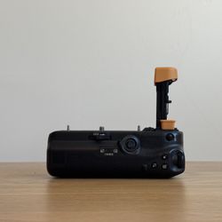 Used Canon BG-R10 Battery Grip For EOS R5 R6