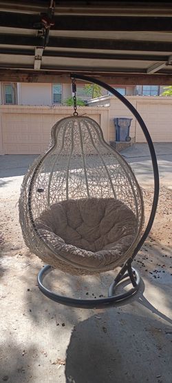 Outdoor Swinging Chair