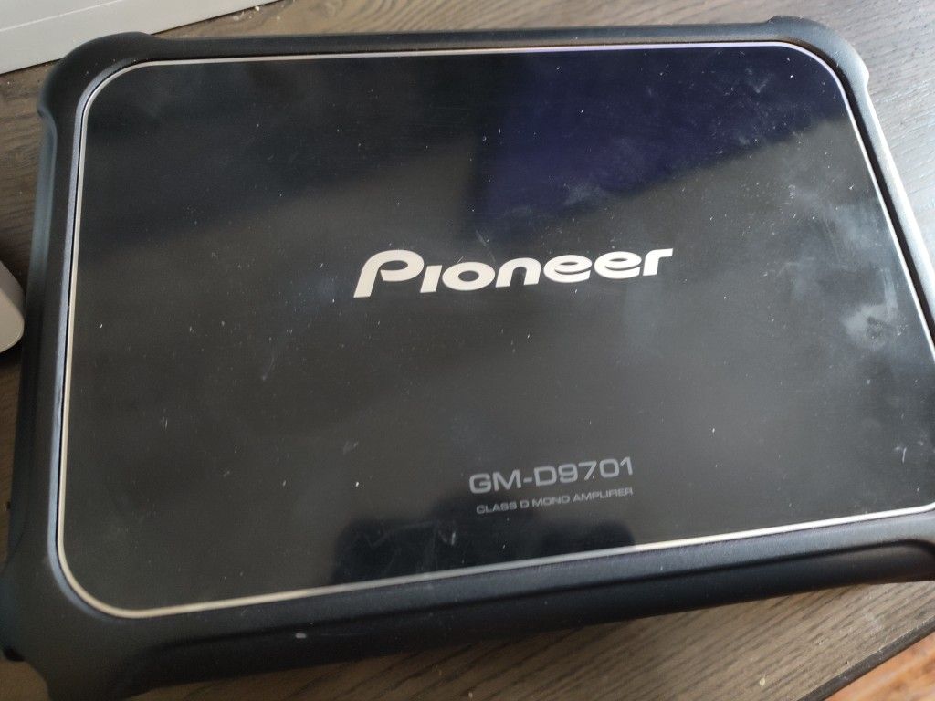 Pioneer GM-D9701