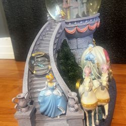 Disney Cinderella Dream of the Ball Musical Staircase Snow Globe Glass