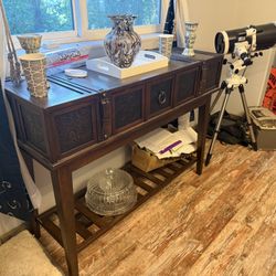 Antique drawer thing