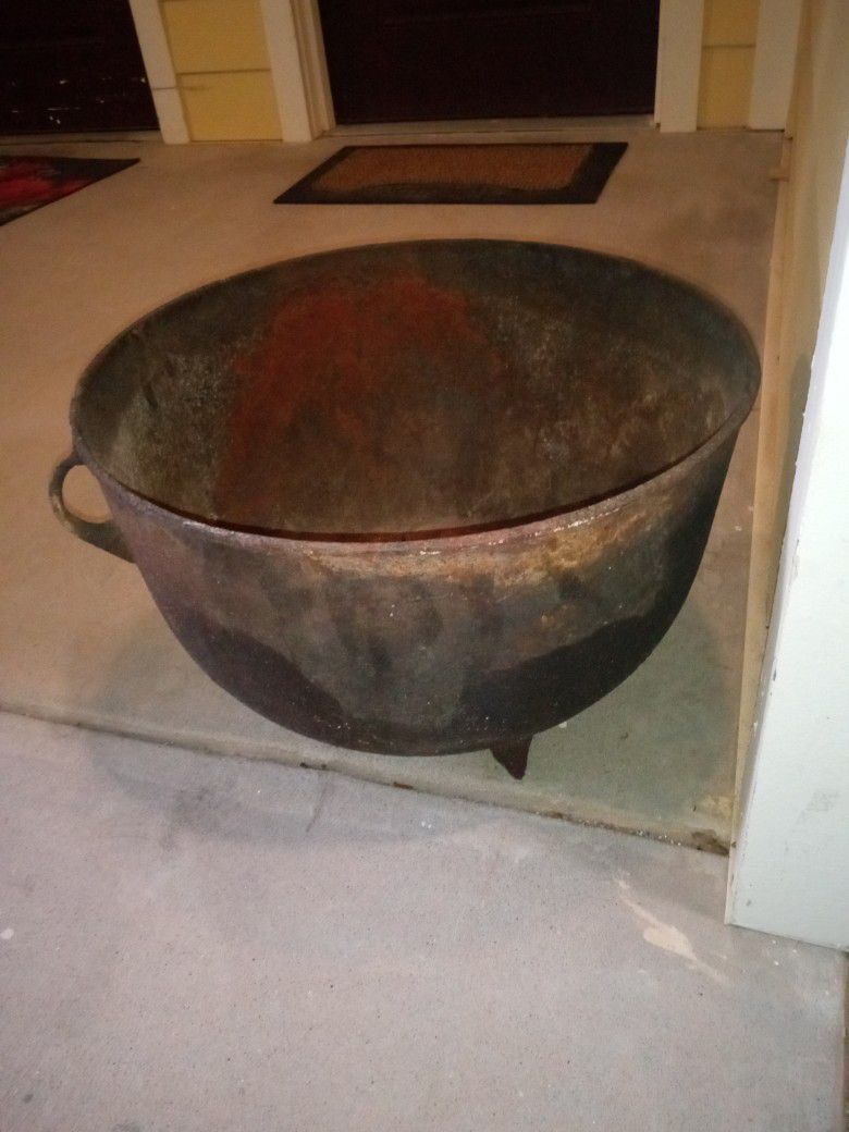Large Antique  Cast  iron Cauldron 