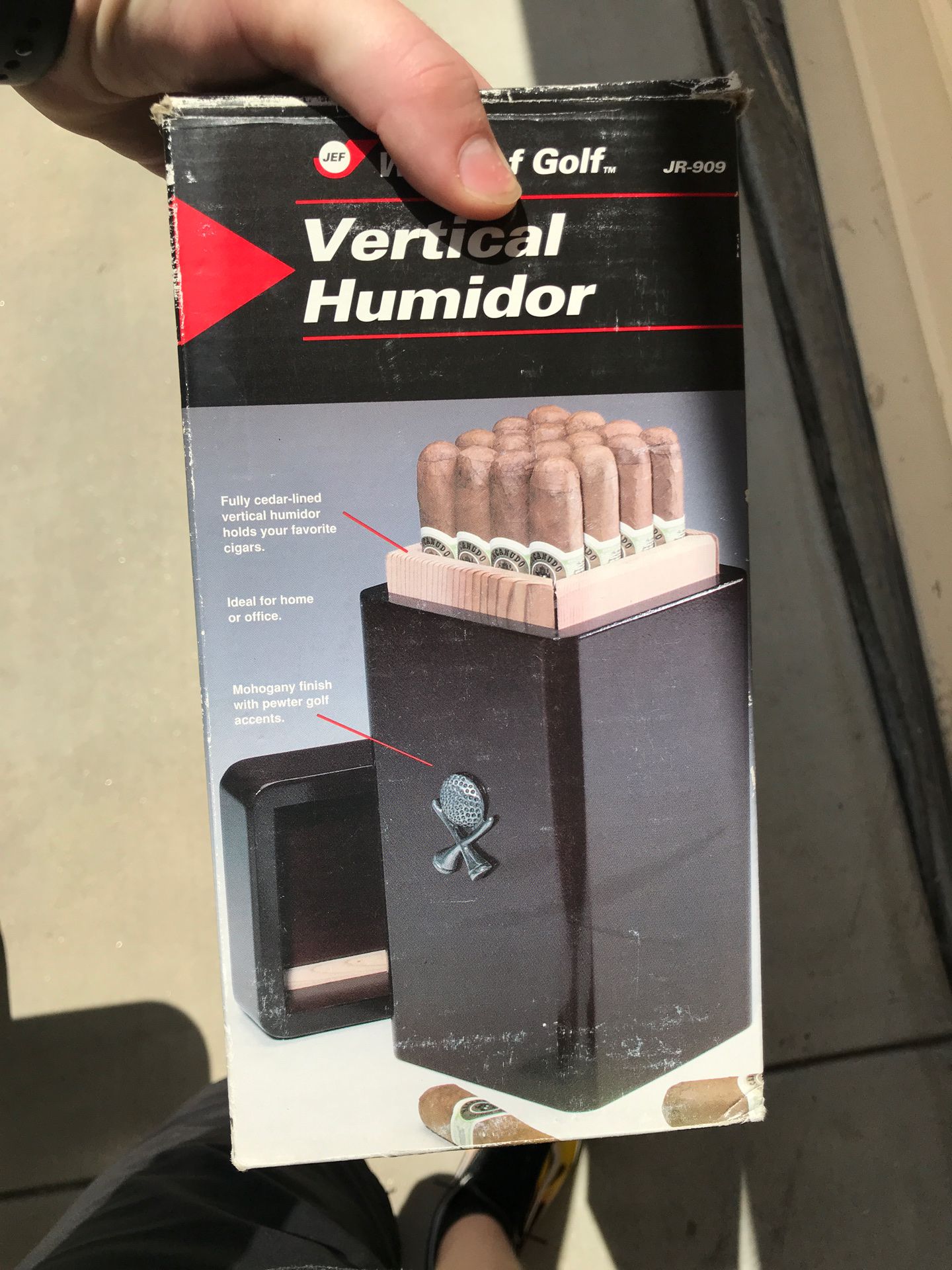 Cigar humidifier