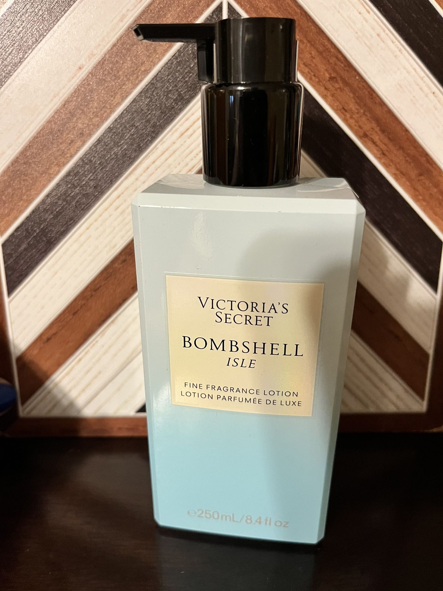 *NEW* VS Bombshell isle Lotion