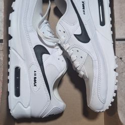 Air max 90 size 9 in woman