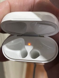 AirPods charger case