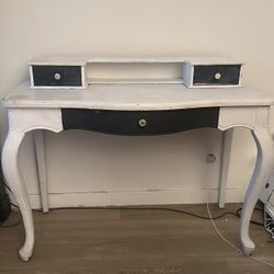 Shabby Chic Vanity <33